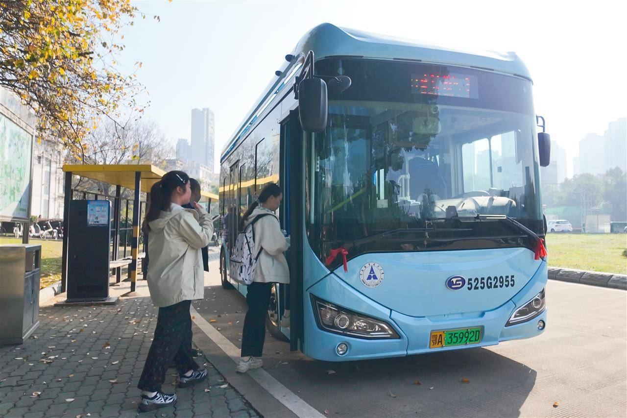 校园“宝宝巴士”暖心上线 武汉公交定制专线串起校园生活